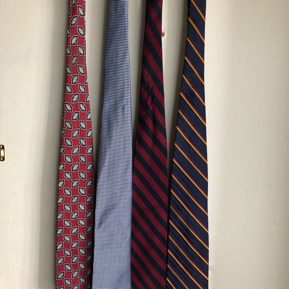 3 BROOKS BROTHERS TIES & 1 MICHEAL KORS TIE - Picture 2 of 10